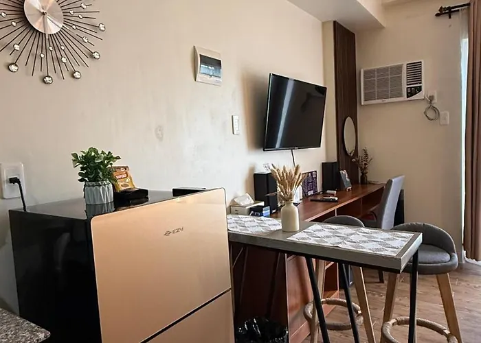 Traveler's Nest 211, Amani Residences, 5 Minutes Airport, Netflix, Stylish, Cozy With Luxurious Swimming Pool *