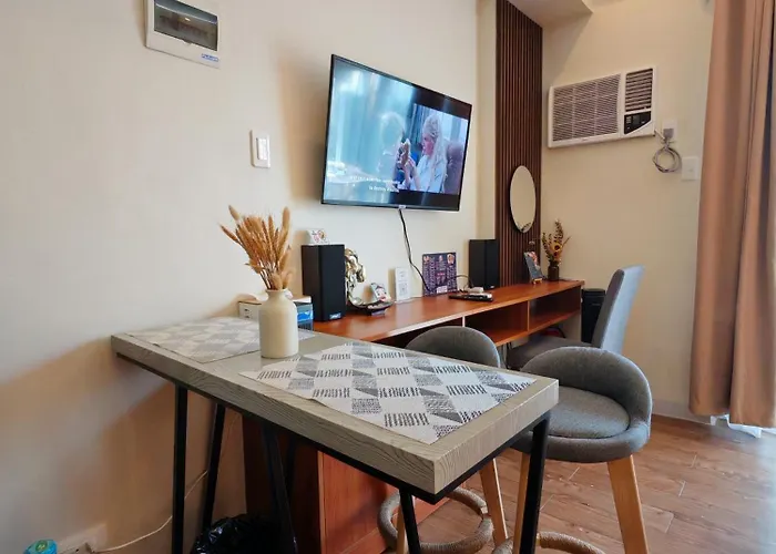 Traveler's Nest 211, Amani Residences, 5 Minutes Airport, Netflix, Stylish, Cozy With Luxurious Swimming Pool