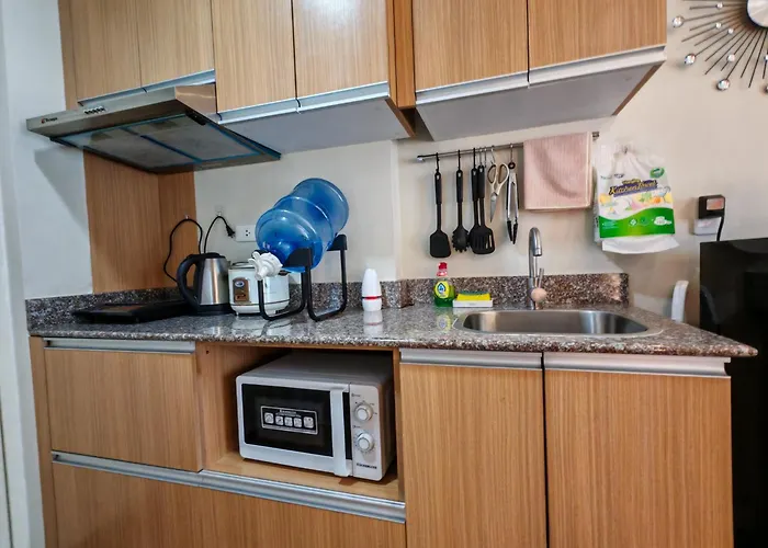 Traveler's Nest 211, Amani Residences, 5 Minutes Airport, Netflix, Stylish, Cozy With Luxurious Swimming Pool Apartment