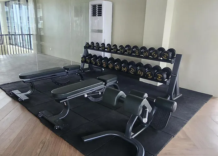 Traveler's Nest 211, Amani Residences, 5 Minutes Airport, Netflix, Stylish, Cozy With Luxurious Swimming Pool * Lapu-Lapu City