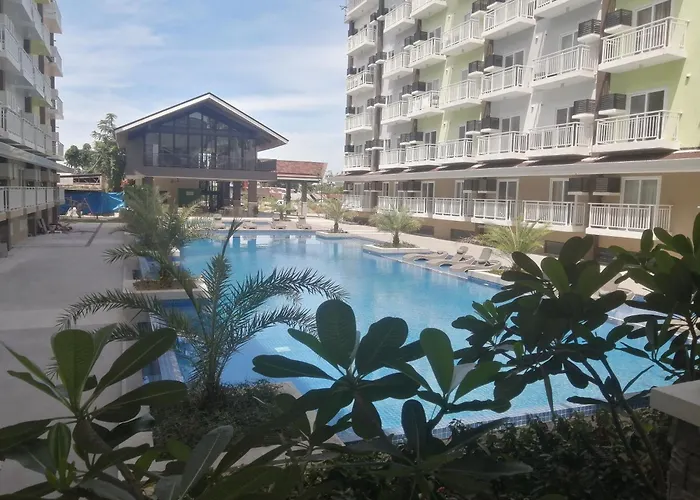 Traveler's Nest 211, Amani Residences, 5 Minutes Airport, Netflix, Stylish, Cozy With Luxurious Swimming Pool