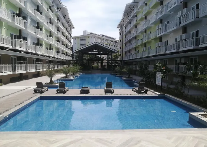 Apartment Traveler's Nest 211, Amani Residences, 5 Minutes Airport, Netflix, Stylish, Cozy With Luxurious Swimming Pool *