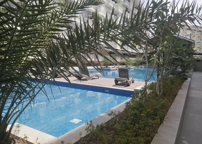 Traveler's Nest 211, Amani Residences, 5 Minutes Airport, Netflix, Stylish, Cozy With Luxurious Swimming Pool Apartment *
