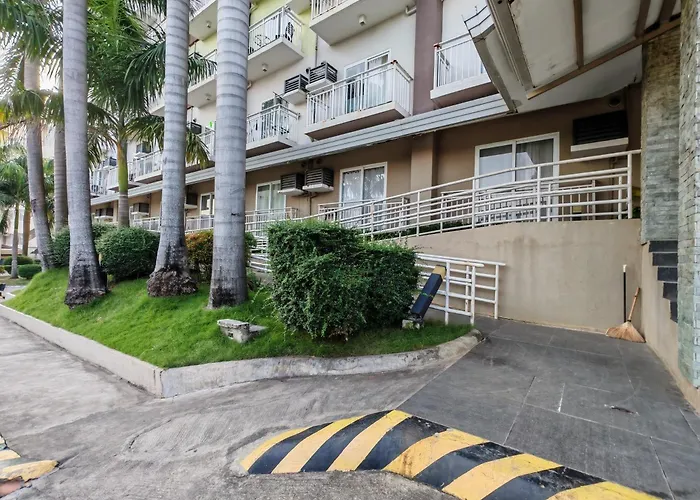 Traveler's Nest 211, Amani Residences, 5 Minutes Airport, Netflix, Stylish, Cozy With Luxurious Swimming Pool Apartment *